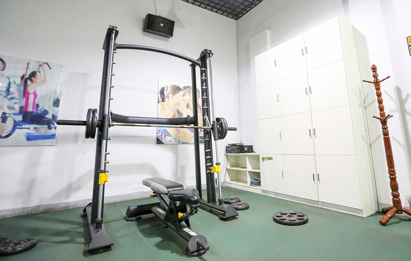 单位健身房器材
